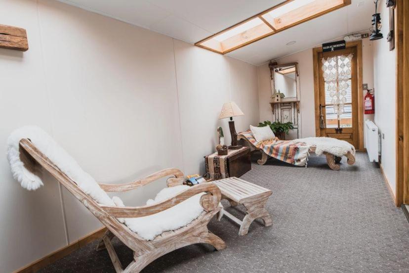 Hostal Lago Condor 푸에르토나탈레스 외부 사진