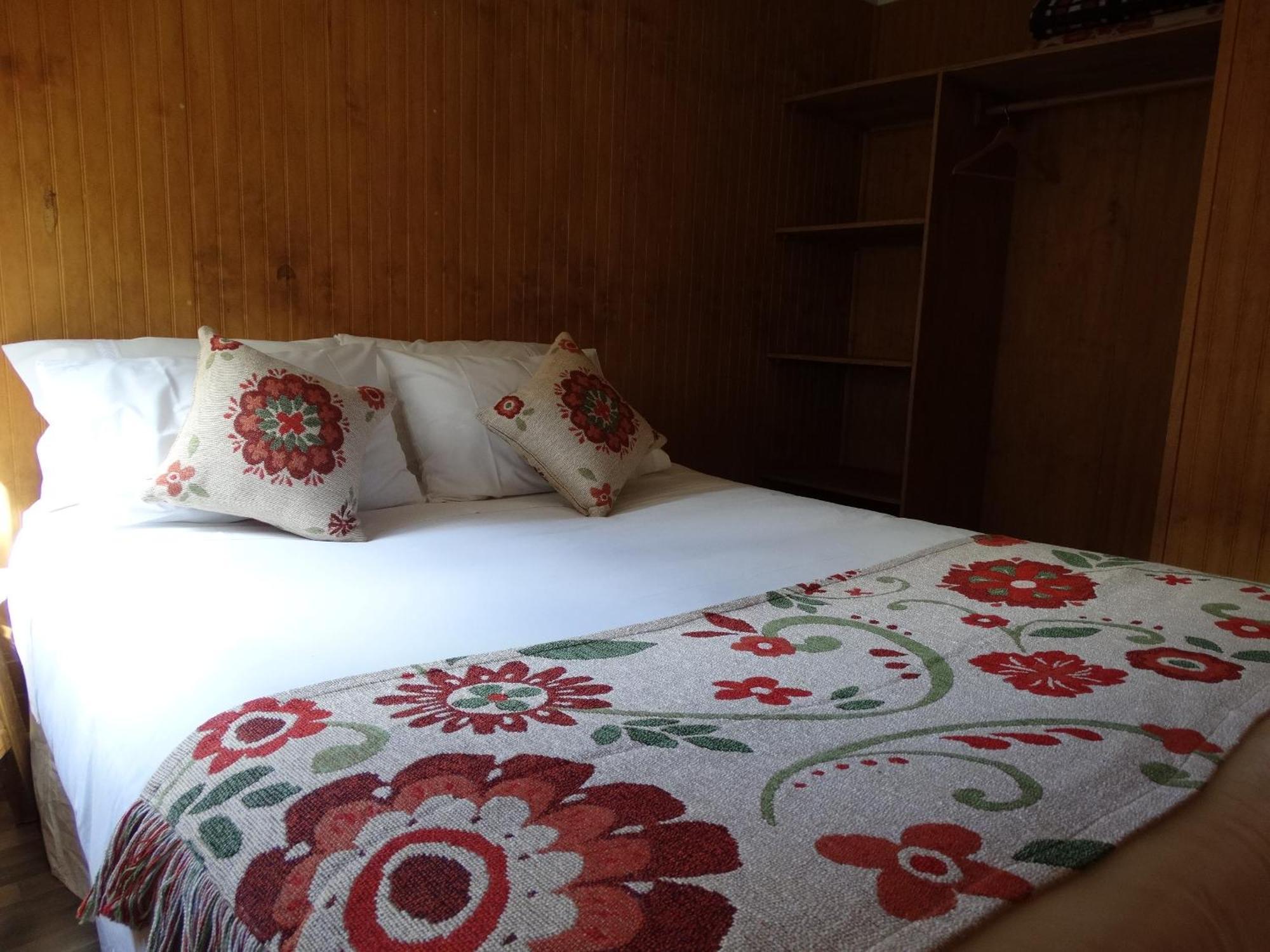 Hostal Lago Condor 푸에르토나탈레스 외부 사진
